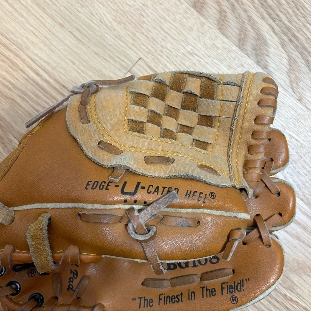 Rawlings RBG108 10 Inch Right Handed Baseball Glove Tan Carl Ripken Jr.